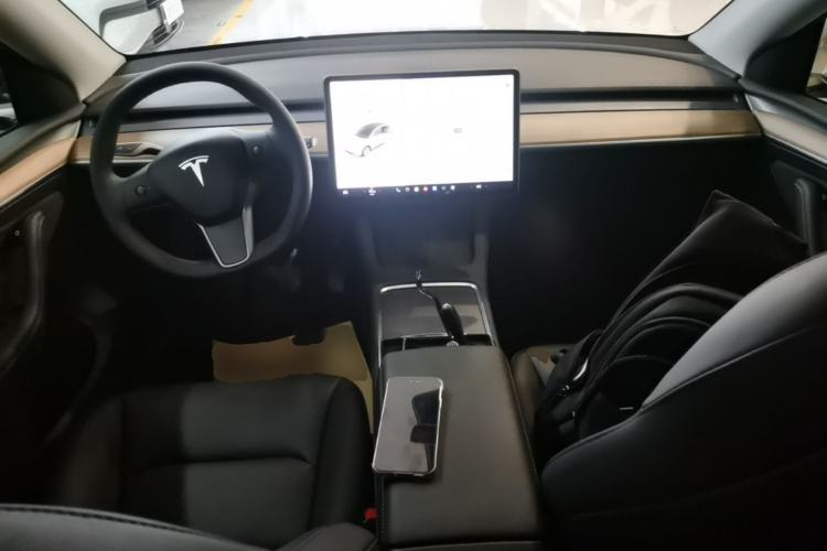 Used Tesla Model Y 2021 Long-Range All-Wheel-Drive Version 3D7 Center Console