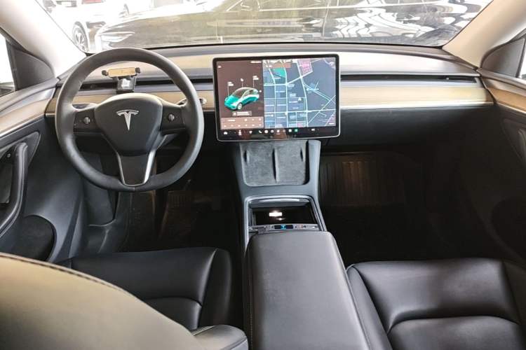 Used Tesla Model Y 2021 Long-Range All-Wheel-Drive Version 3D7 Center Console