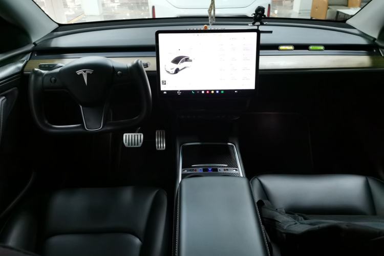 Used Tesla Model Y 2021 Performance High-Performance All-Wheel-Drive Version Center Console