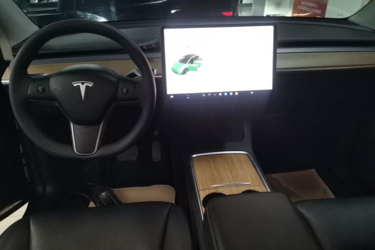 Used Tesla Model Y 2021 Long-Range All-Wheel-Drive Version Center Console
