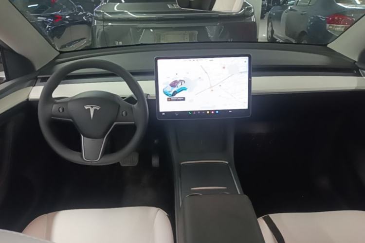 Used Tesla Model Y 2021 Long-Range All-Wheel-Drive Version 3D7 Center Console