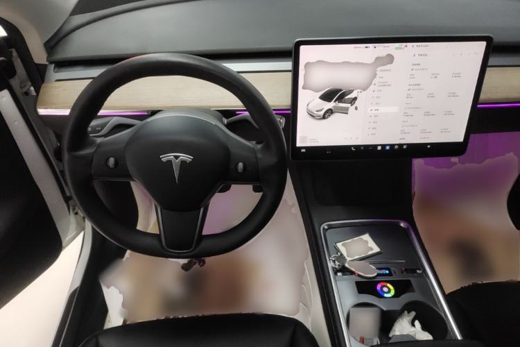 Used Tesla Model Y 2021 Long-Range All-Wheel-Drive Version 3D7 Center Console
