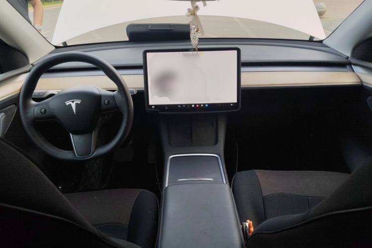 Used Tesla Model Y 2021 Long-Range All-Wheel-Drive Version 3D7 Center Console
