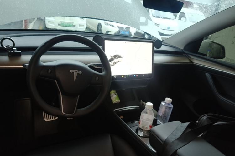 Used Tesla Model Y 2021 Long-Range All-Wheel-Drive Version 3D7 Center Console