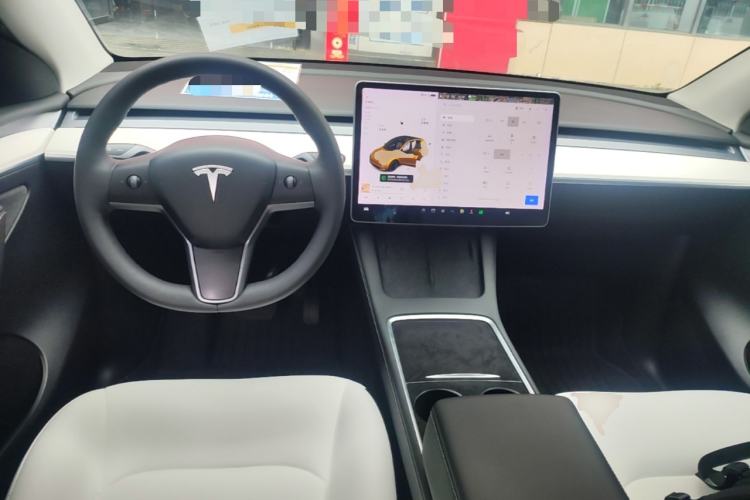 Used Tesla Model Y 2021 Long-Range All-Wheel-Drive Version 3D7 Center Console