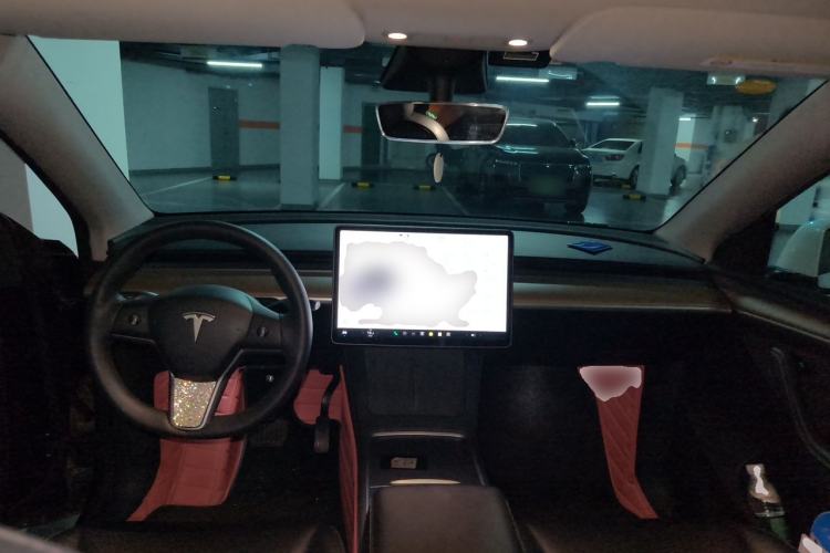 Used Tesla Model Y 2021 Long-Range All-Wheel-Drive Version Center Console