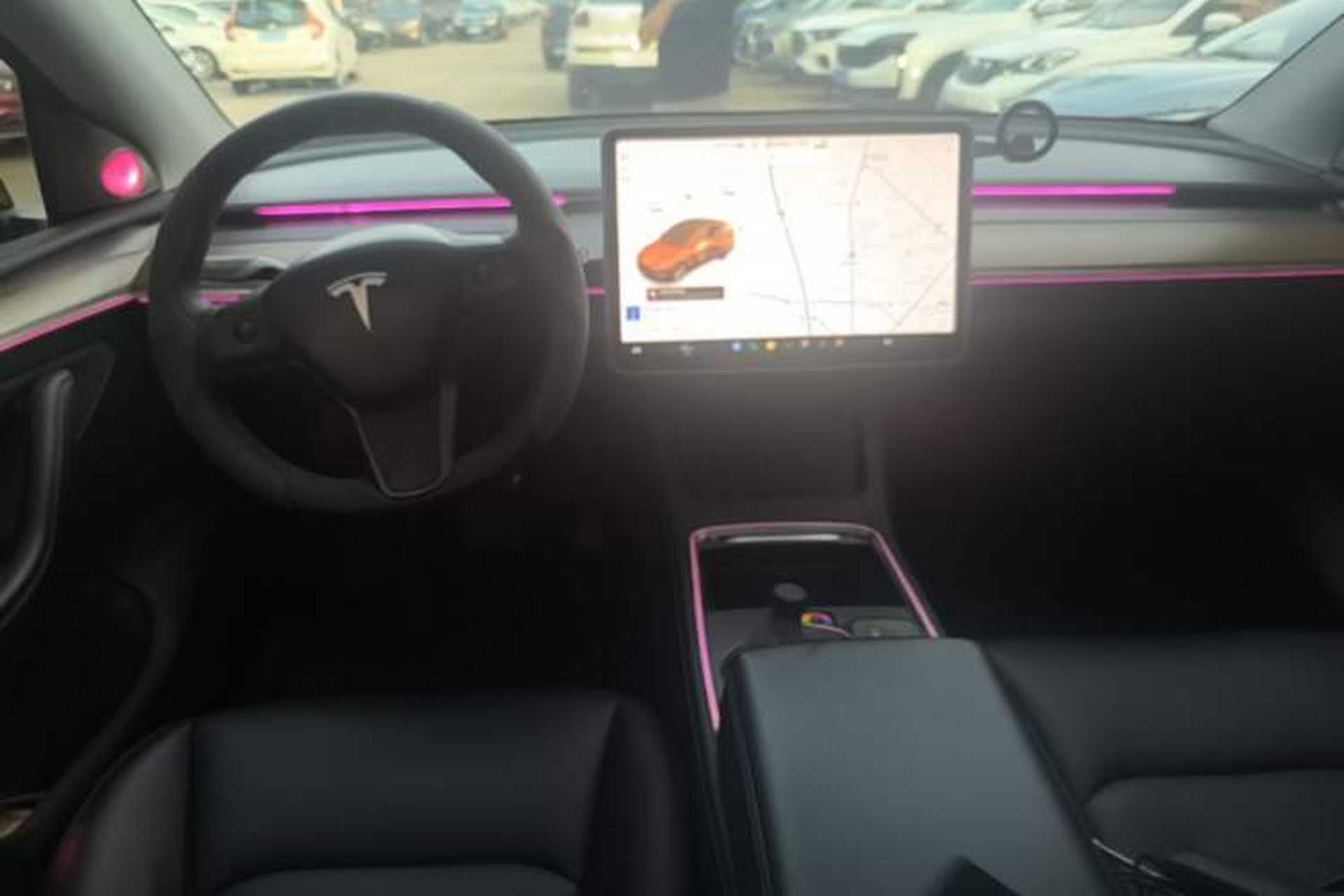 Used Tesla Model Y 2021 Standard Range Rear-Wheel Drive Version Center Console