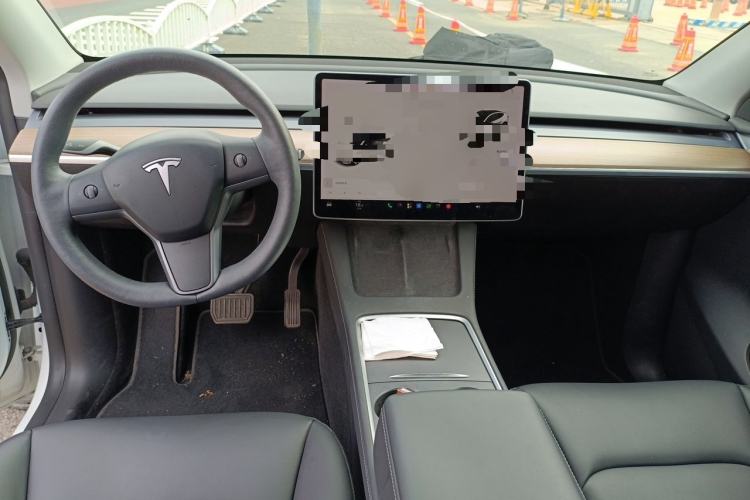 Used Tesla Model Y 2021 Long-Range All-Wheel-Drive Version 3D7 Center Console