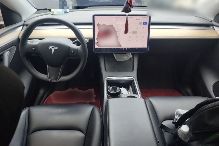 Used Tesla Model Y 2021 Long-Range All-Wheel-Drive Version 3D7 Center Console