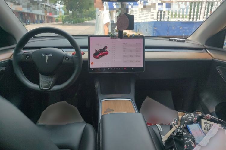 Used Tesla Model Y 2021 Long-Range All-Wheel-Drive Version Center Console