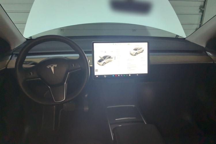 Used Tesla Model Y 2021 Long-Range All-Wheel-Drive Version Center Console