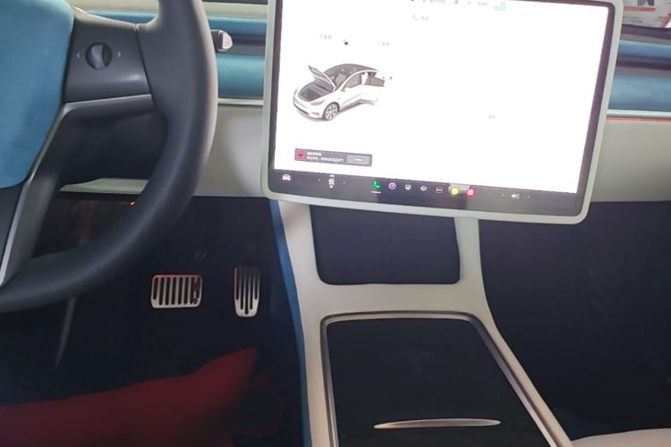 Used Tesla Model Y 2021 Long-Range All-Wheel-Drive Version 3D7 Center Console