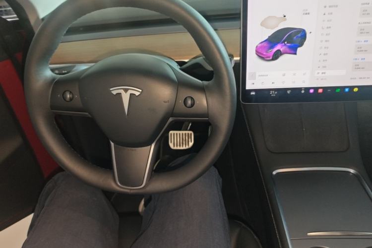 Used Tesla Model Y 2021 Long-Range All-Wheel-Drive Version 3D7 Center Console