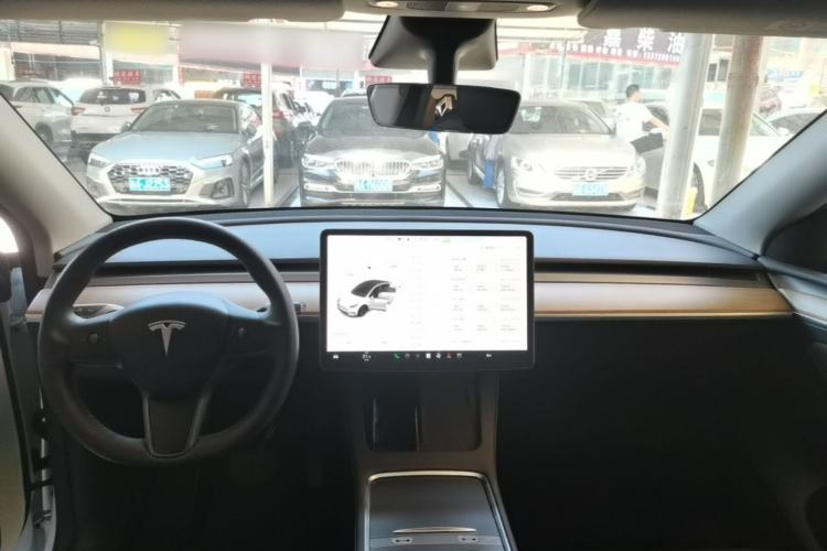 Used Tesla Model Y 2021 Long-Range All-Wheel-Drive Version 3D7 Center Console