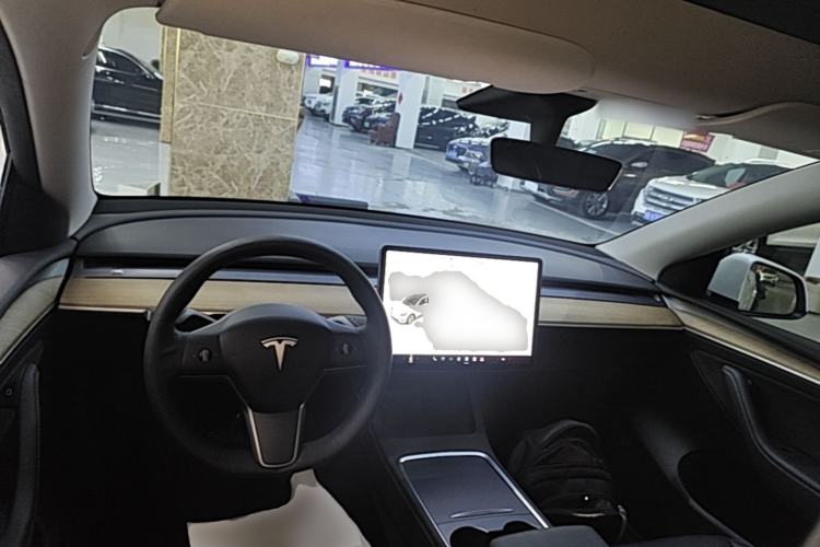 Used Tesla Model Y 2021 Long-Range All-Wheel-Drive Version Center Console