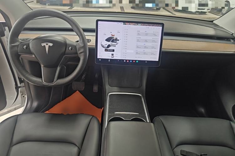 Used Tesla Model Y 2021 Long-Range All-Wheel-Drive Version Center Console