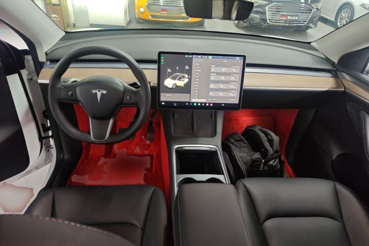 Used Tesla Model Y 2021 Long-Range All-Wheel-Drive Version 3D7 Center Console