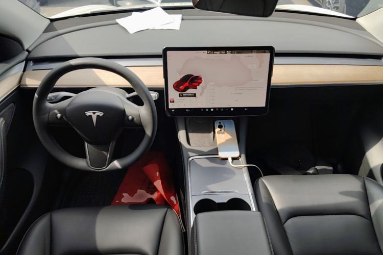 Used Tesla Model Y 2021 Long-Range All-Wheel-Drive Version 3D7 Center Console