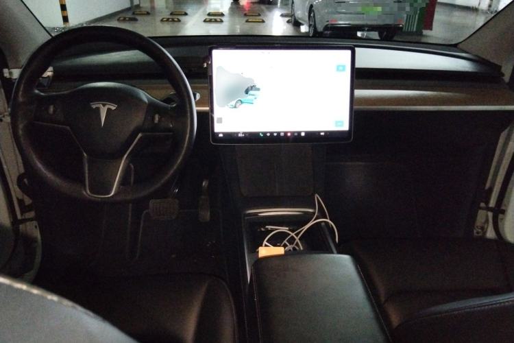 Used Tesla Model Y 2021 Long-Range All-Wheel-Drive Version Center Console