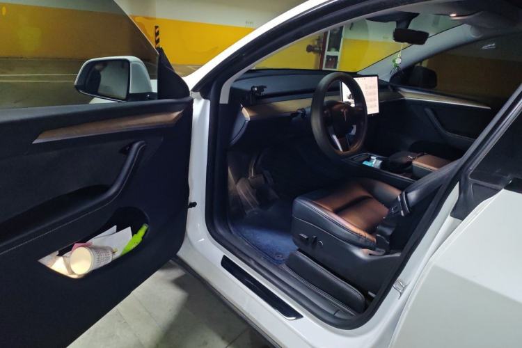 Used Tesla Model Y 2021 Long-Range All-Wheel-Drive Version Driver Seat