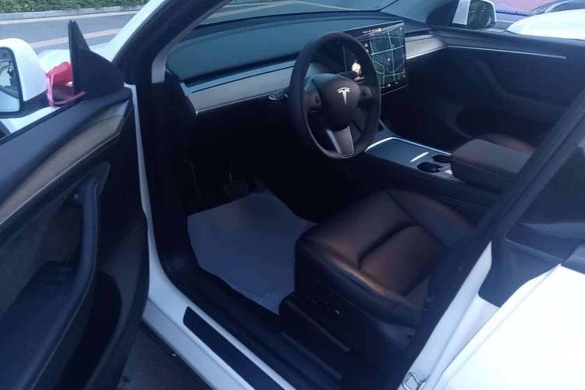 Used Tesla Model Y 2021 Standard Range Rear-Wheel Drive Version Driver Seat