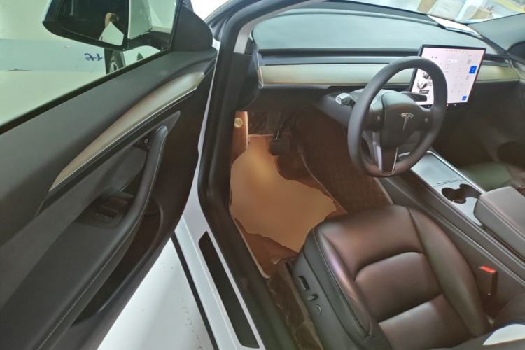 Used Tesla Model Y 2021 Long-Range All-Wheel-Drive Version 3D7 Driver Seat
