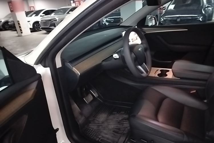 Used Tesla Model Y 2021 Standard Range Rear-Wheel Drive Version Driver Seat