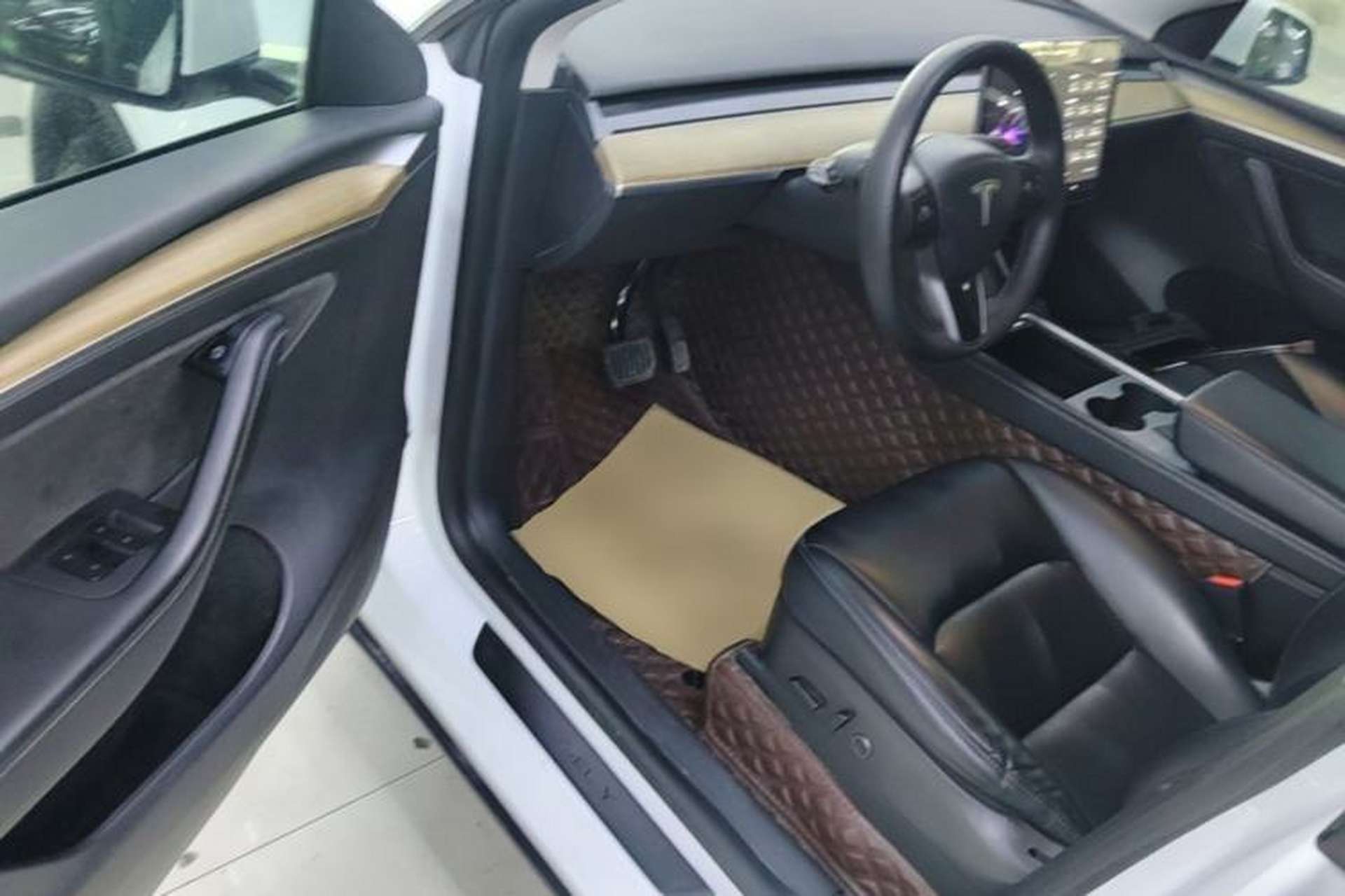 Used Tesla Model Y 2021 Standard Range Rear-Wheel Drive Version Driver Seat