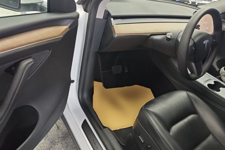 Used Tesla Model Y 2021 Long-Range All-Wheel-Drive Version Driver Seat