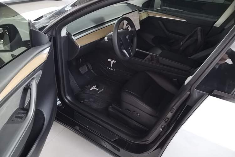 Used Tesla Model Y 2021 Standard Range Rear-Wheel Drive Version Driver Seat
