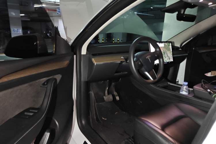 Used Tesla Model Y 2021 Standard Range Rear-Wheel Drive Version Driver Seat