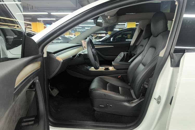 Used Tesla Model Y 2021 Long-Range All-Wheel-Drive Version Driver Seat