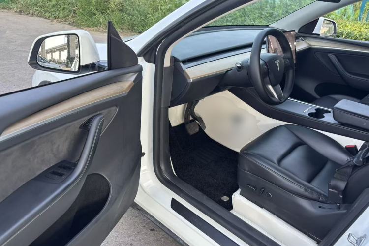 Used Tesla Model Y 2021 Long-Range All-Wheel-Drive Version 3D7 Driver Seat