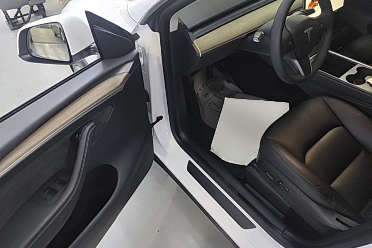 Used Tesla Model Y 2021 Standard Range Rear-Wheel Drive Version Driver Seat
