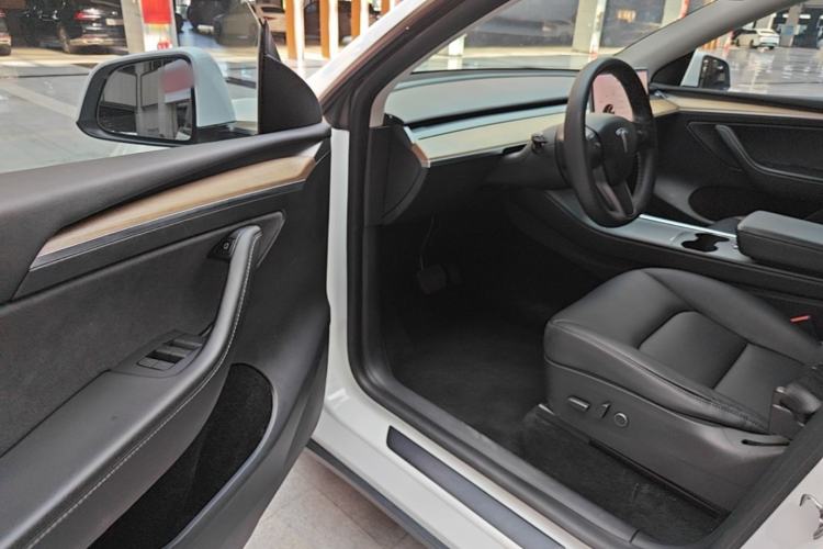 Used Tesla Model Y 2021 Standard Range Rear-Wheel Drive Version Driver Seat