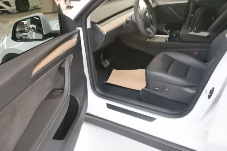 Used Tesla Model Y 2021 Long-Range All-Wheel-Drive Version 3D7 Driver Seat