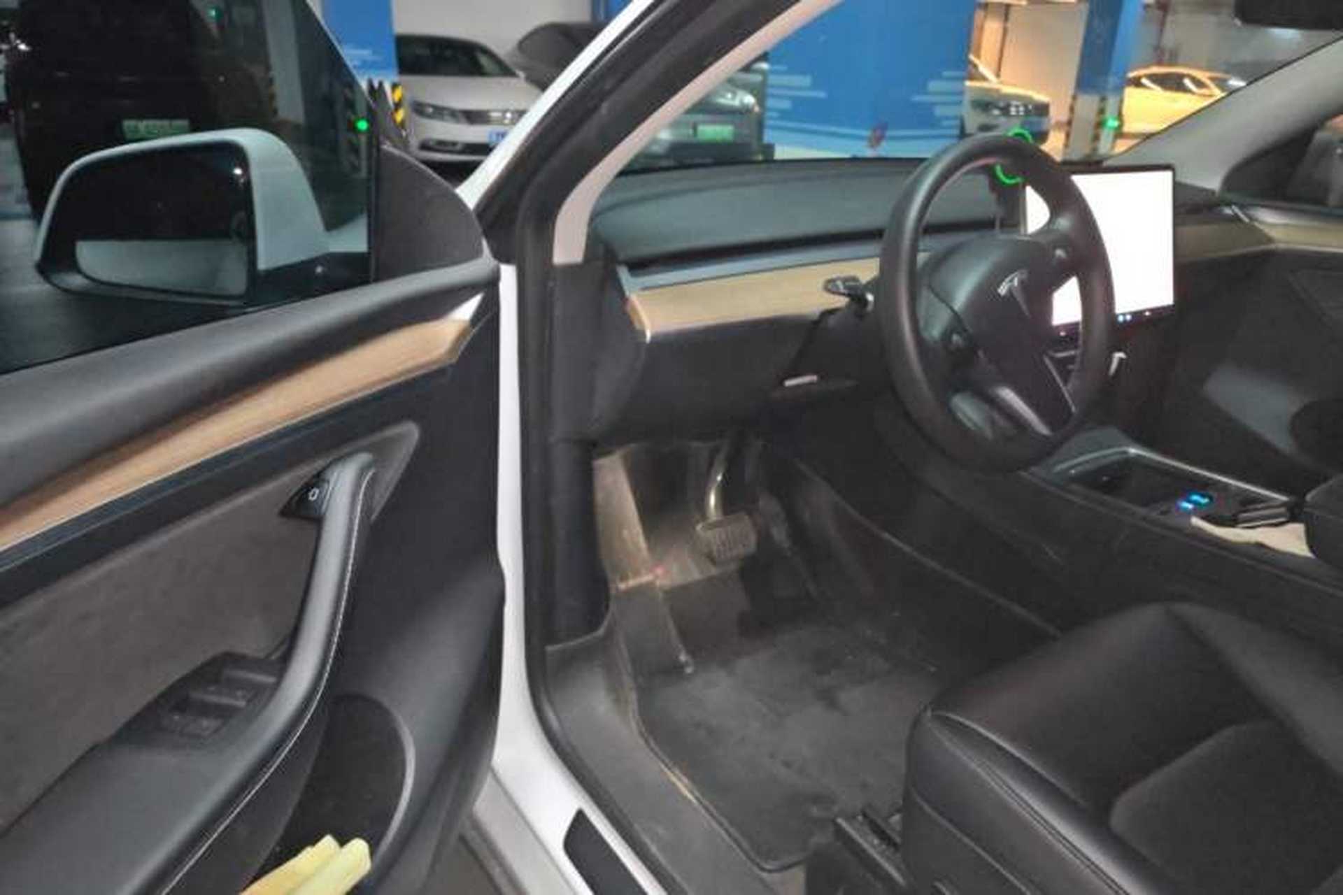 Used Tesla Model Y 2021 Standard Range Rear-Wheel Drive Version Driver Seat