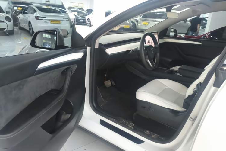 Used Tesla Model Y 2021 Long-Range All-Wheel-Drive Version 3D7 Driver Seat