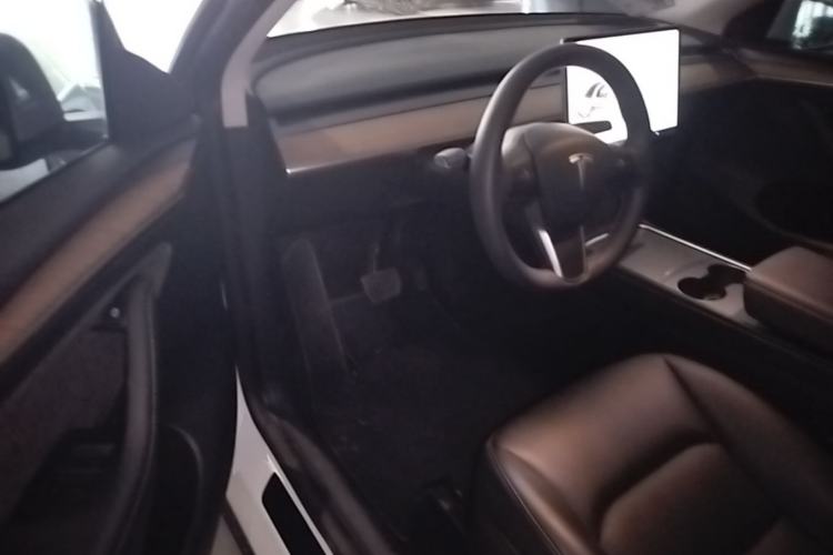 Used Tesla Model Y 2021 Long-Range All-Wheel-Drive Version Driver Seat