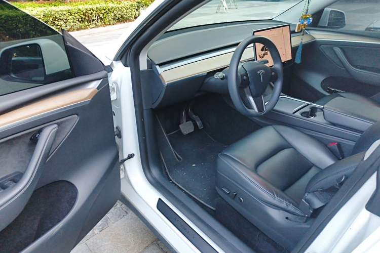 Used Tesla Model Y 2021 Standard Range Rear-Wheel Drive Version Driver Seat