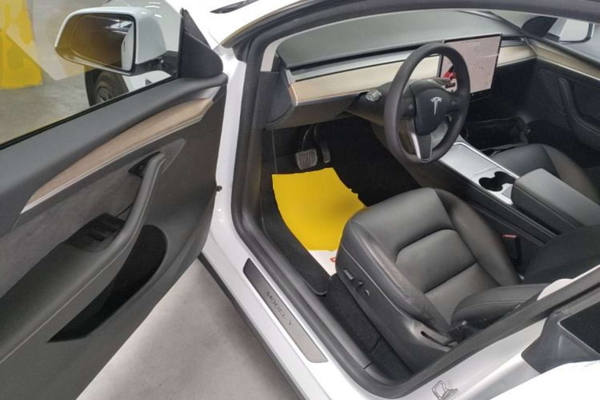 Used Tesla Model Y 2021 Long-Range All-Wheel-Drive Version 3D7 Driver Seat