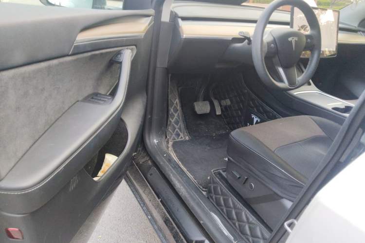 Used Tesla Model Y 2021 Long-Range All-Wheel-Drive Version 3D7 Driver Seat