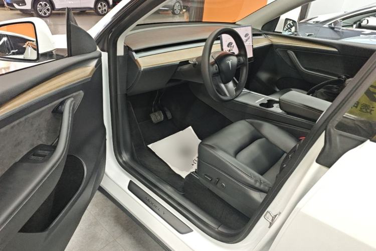 Used Tesla Model Y 2021 Standard Range Rear-Wheel Drive Version Driver Seat