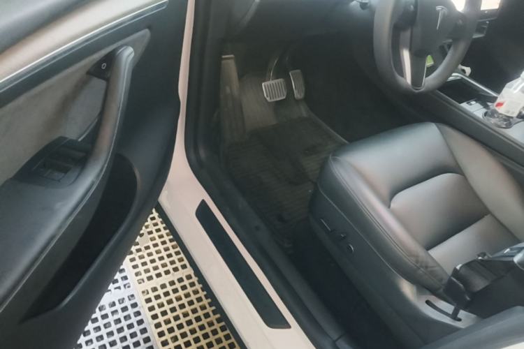 Used Tesla Model Y 2021 Long-Range All-Wheel-Drive Version 3D7 Driver Seat