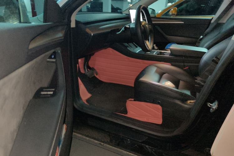 Used Tesla Model Y 2021 Long-Range All-Wheel-Drive Version Driver Seat