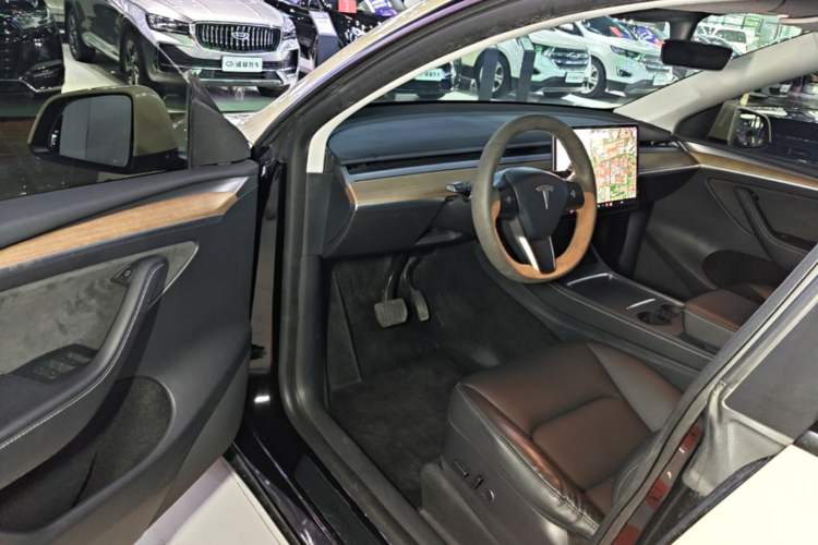 Used Tesla Model Y 2021 Standard Range Rear-Wheel Drive Version Driver Seat