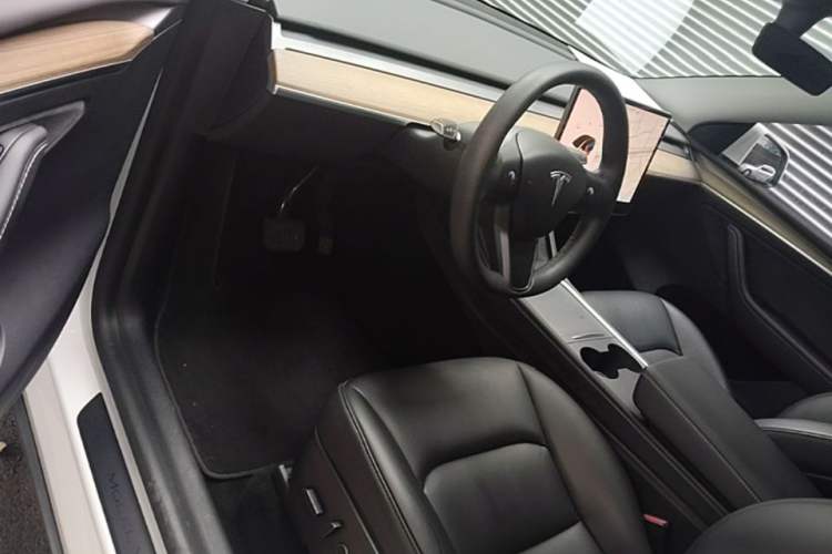 Used Tesla Model Y 2021 Standard Range Rear-Wheel Drive Version Driver Seat