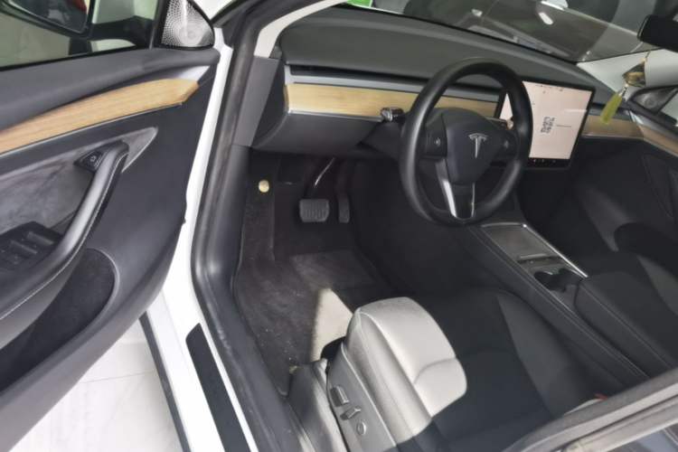 Used Tesla Model Y 2021 Standard Range Rear-Wheel Drive Version Driver Seat