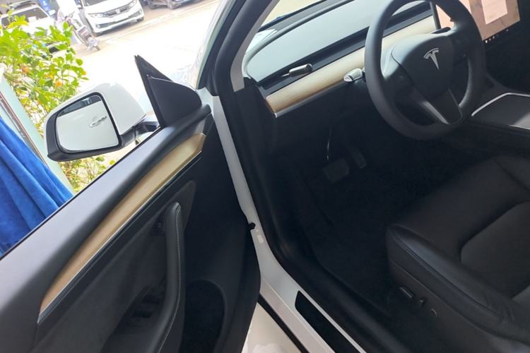 Used Tesla Model Y 2021 Standard Range Rear-Wheel Drive Version Driver Seat