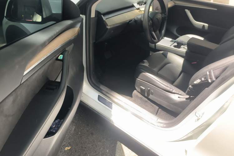 Used Tesla Model Y 2021 Standard Range Rear-Wheel Drive Version Driver Seat
